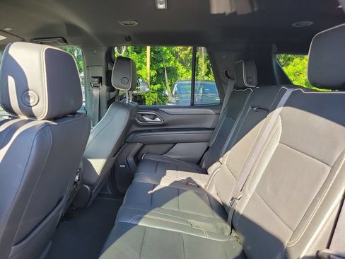 Used 2024 GMC Yukon SLT AWD/4WD image 14