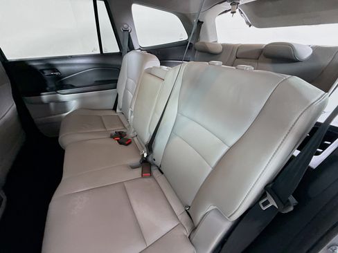 Used 2019 Honda Pilot Touring image 30
