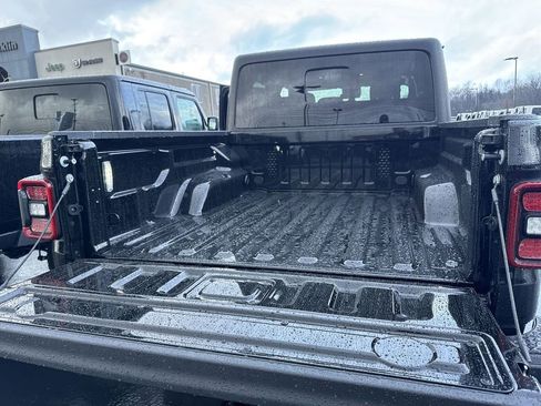 New 2025 Jeep Gladiator Willys image 28
