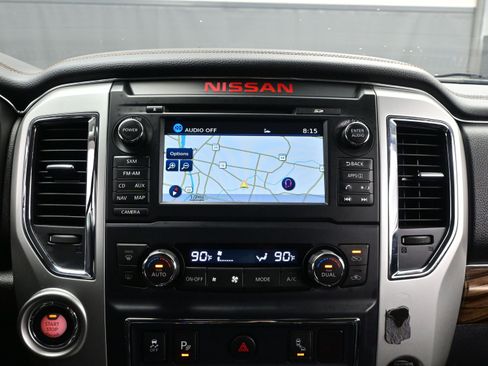 Used 2016 Nissan Titan SL image 19