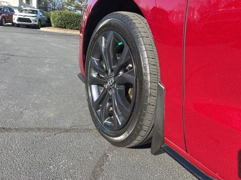 Used 2025 Toyota Sienna XSE image 11