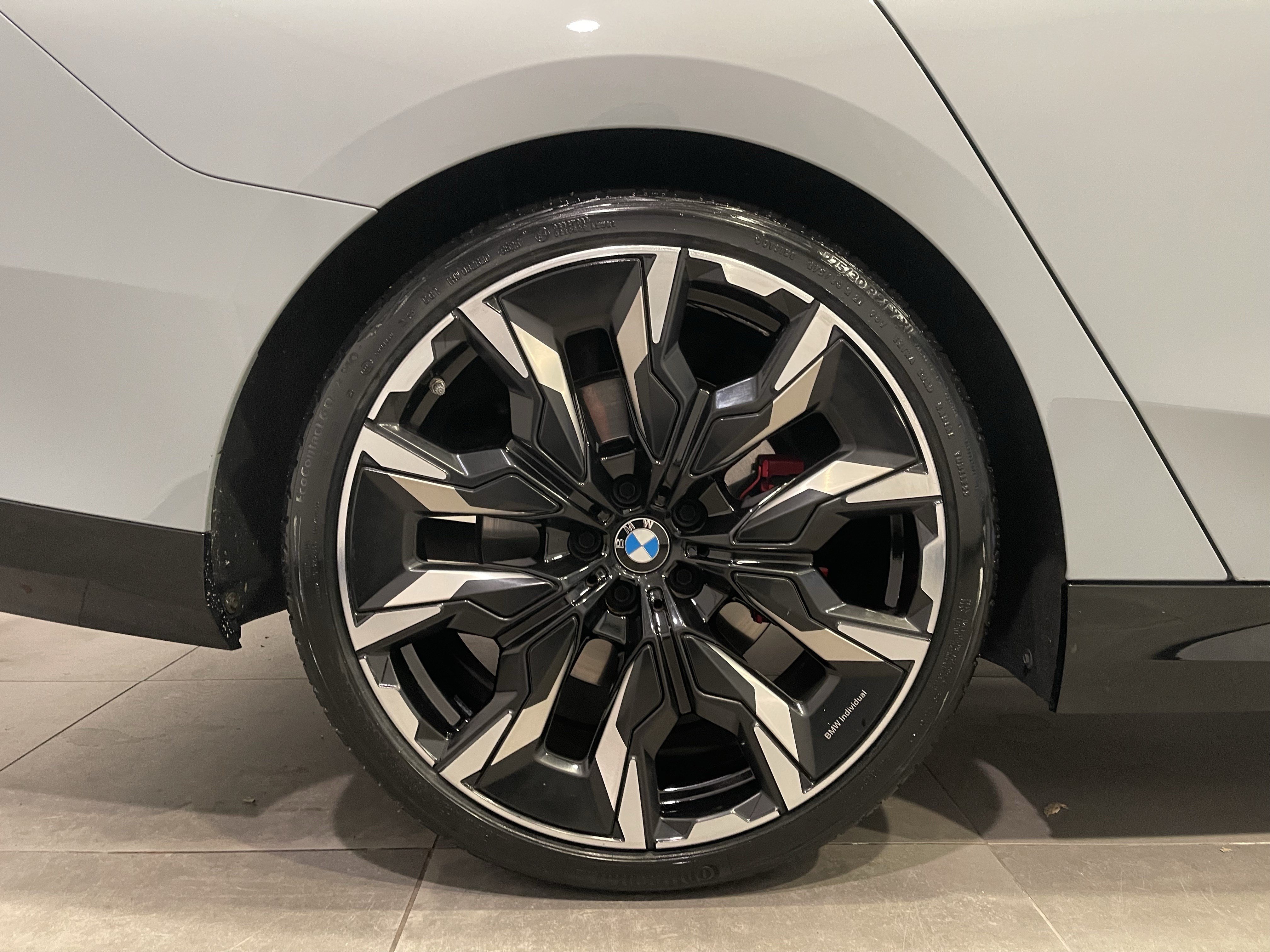 Certified 2024 BMW 540i xDrive w/ Premium Package AWD/4WD image 9
