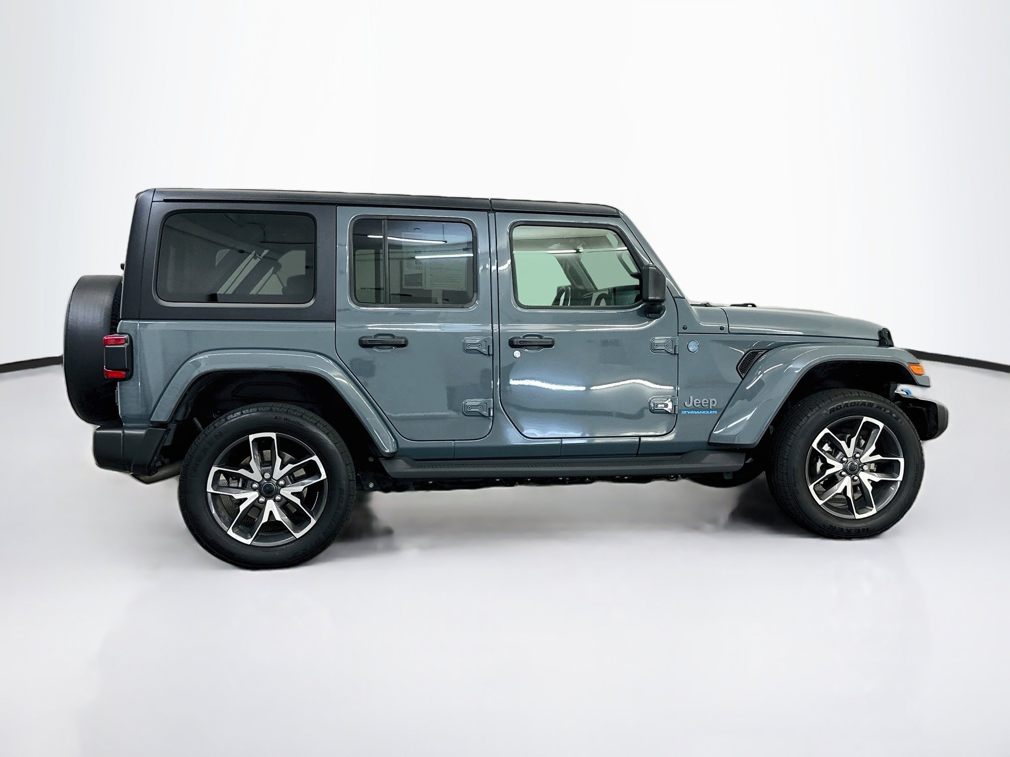 Used 2024 Jeep Wrangler Unlimited w/ Convenience Group AWD/4WD image 10