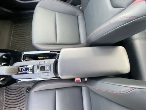 Used 2025 Toyota Prius Plug-In Hybrid image 20