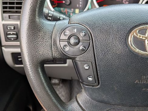 Used 2011 Toyota Tundra 4x4 CrewMax w/ SR5 Pkg image 19