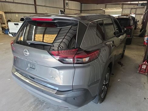 Used 2022 Nissan Rogue SV FWD image 6