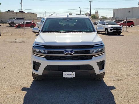 Used 2024 Ford Expedition XLT RWD image 3