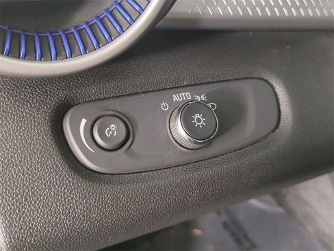 Used 2024 Chevrolet Trax LS w/ LS Convenience Package image 16