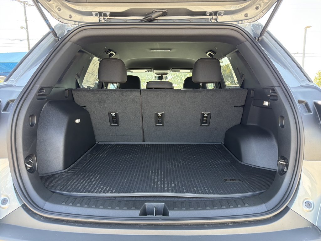 New 2027 GMC Terrain Elevation w/ Black Edition FWD image 8
