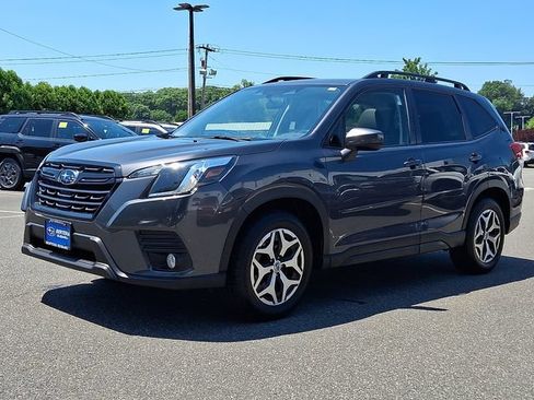 Used 2023 Subaru Forester Premium AWD/4WD image 3