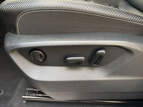 Used 2025 Volkswagen Atlas Cross Sport SE image 23