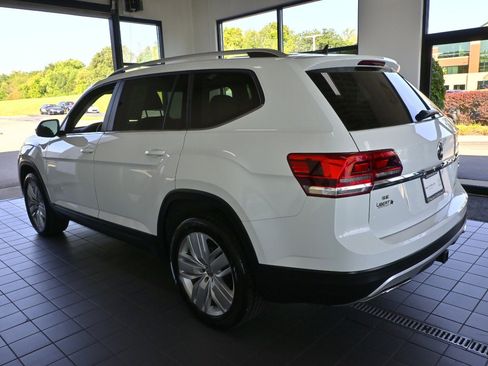 Used 2019 Volkswagen Atlas SE w/ Panoramic Sunroof Package image 4