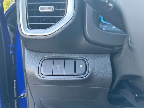 New 2025 Hyundai Venue SEL image 21