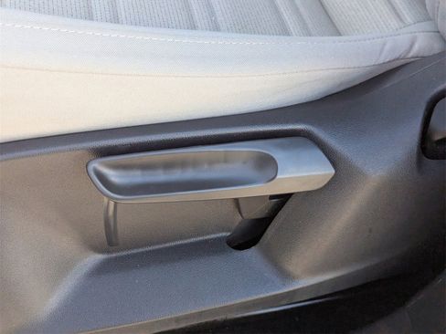 Used 2022 Volkswagen Tiguan S image 21