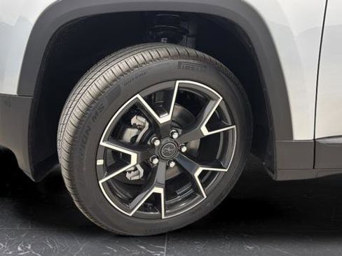 New 2026 Jeep Cherokee Overland w/ Trailer Tow Group image 29