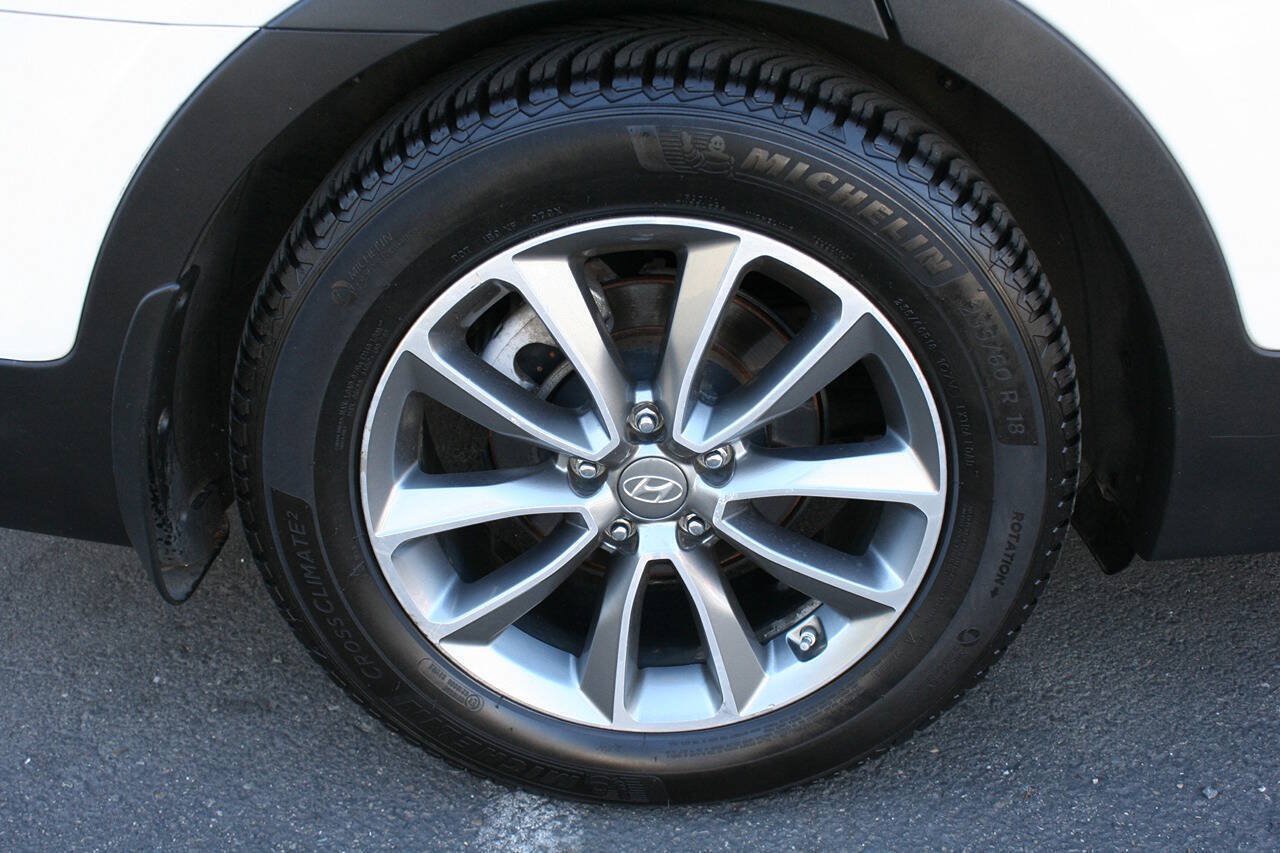 Used 2017 Hyundai Santa Fe SE w/ SE Premium Package 02 AWD/4WD image 9
