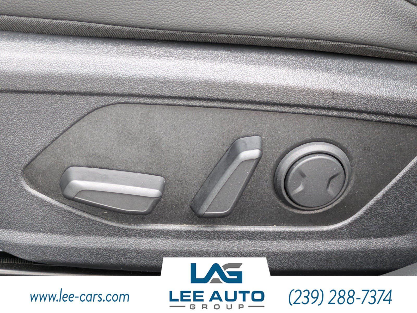 Used 2025 Hyundai Elantra Limited FWD image 16