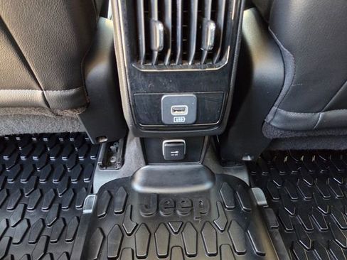 Certified 2022 Jeep Compass Limited AWD/4WD image 15