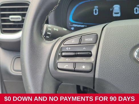 Used 2025 Hyundai Venue SEL FWD image 19