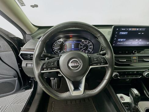 Used 2023 Nissan Altima 2.5 SR w/ SR Premium Package image 11