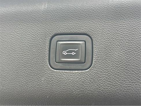 Used 2019 Buick Enclave Premium image 32