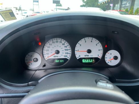 Used 2005 Dodge Grand Caravan SXT w/ Premium Group image 18