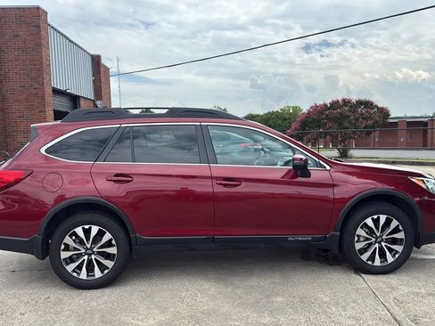 Used 2016 Subaru Outback 2.5i Limited AWD/4WD image 6