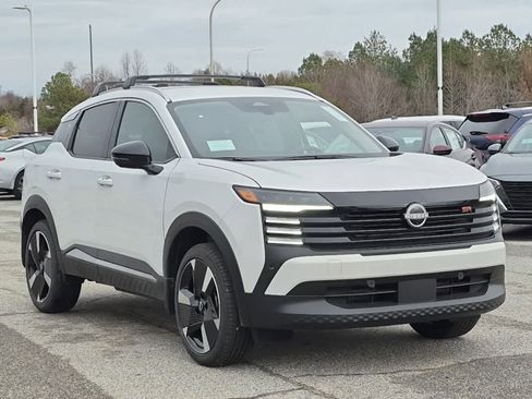 New 2026 Nissan Kicks SR image 2