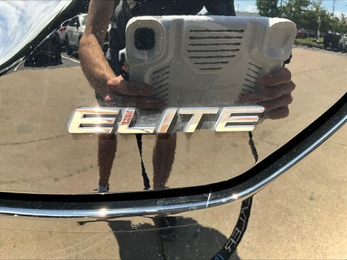 Used 2025 Honda Pilot Elite image 24