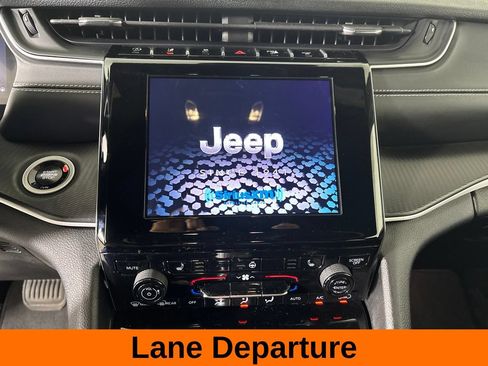 Used 2024 Jeep Grand Cherokee Laredo X w/ Luxury Tech Group I AWD/4WD image 19