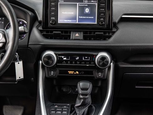 Used 2019 Toyota RAV4 LE w/ All Weather Liner Package AWD/4WD image 35