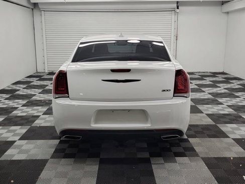 Used 2023 Chrysler 300 Touring w/ Sport Appearance Package RWD image 5