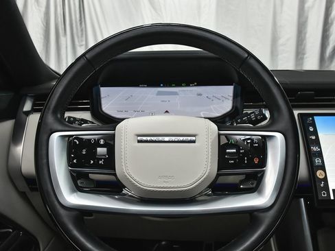 Used 2025 Land Rover Range Rover SE image 47