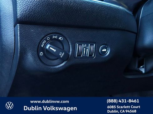 Used 2016 Dodge Challenger R/T image 14