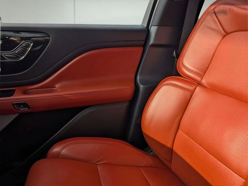 Used 2025 Lincoln Aviator Reserve w/ Equipment Group 201A image 28