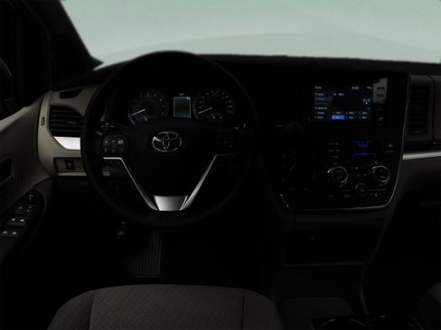 Used 2020 Toyota Sienna LE FWD image 38
