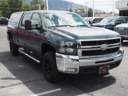 Used 2007 Chevrolet Silverado 2500 LT w/ Suspension Package, Off-Road AWD/4WD image 3