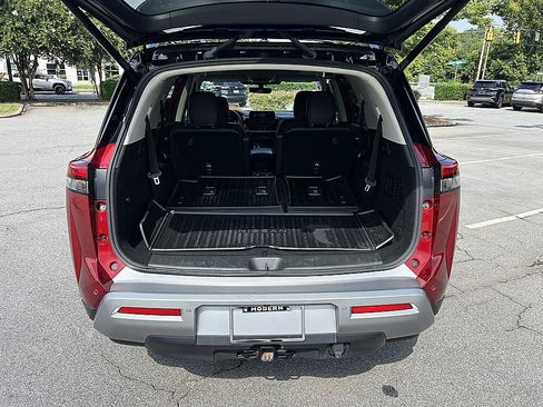 Certified 2023 Nissan Pathfinder Platinum AWD/4WD image 15