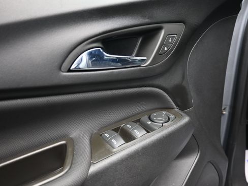 Certified 2023 Chevrolet Equinox RS FWD image 25