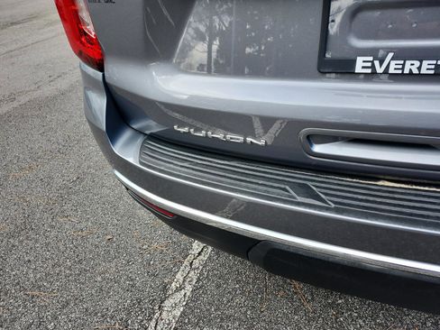 Certified 2022 GMC Yukon SLT w/ SLT Premium Package image 4