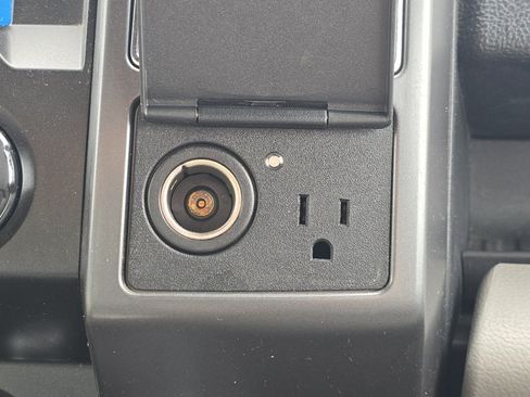 Used 2019 Ford F150 XLT w/ Equipment Group 302A Luxury AWD/4WD image 32