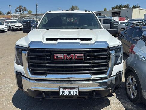 Used 2024 GMC Sierra 3500 Pro image 3