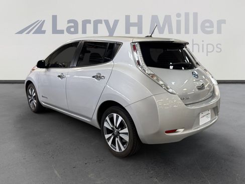 Used 2017 Nissan Leaf SV FWD image 3
