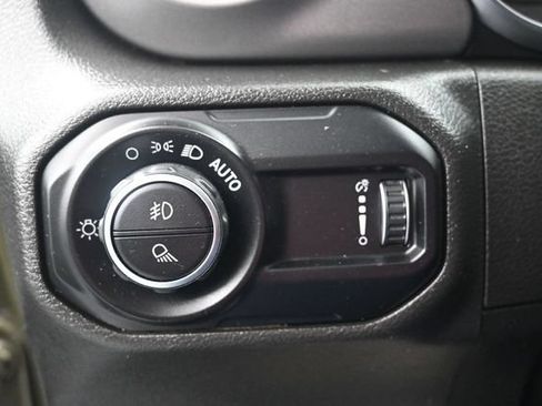 Used 2023 Jeep Gladiator Sport AWD/4WD image 7