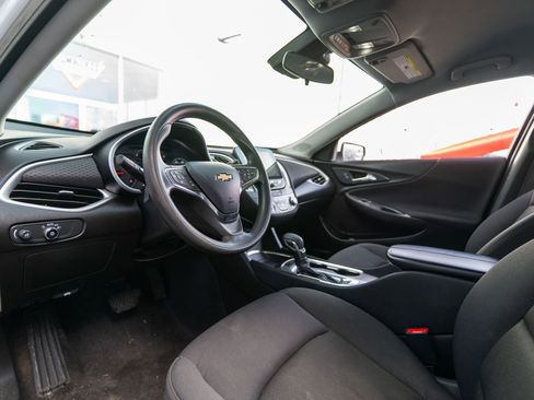 Used 2023 Chevrolet Malibu LT image 4