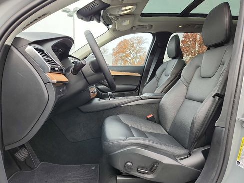 Certified 2024 Volvo XC90 B6 Plus image 13