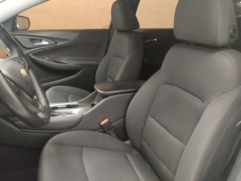 Used 2017 Chevrolet Malibu LT image 17