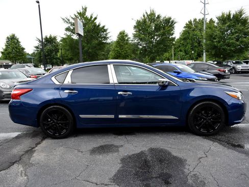 Used 2016 Nissan Altima 3.5 SR image 5