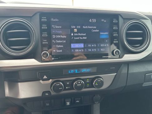 Used 2022 Toyota Tacoma SR5 RWD image 9