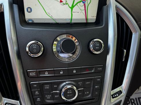 Used 2011 Cadillac SRX Premium image 10